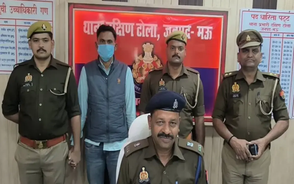 मऊ चरस बरामद